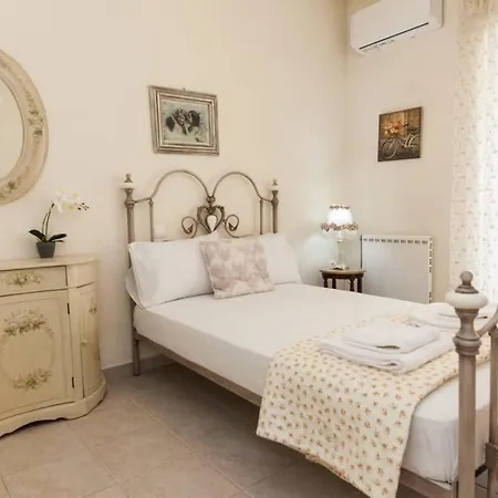 Sophisticated 2-Bedroom Retreat In Petroupoli Athènes Extérieur photo