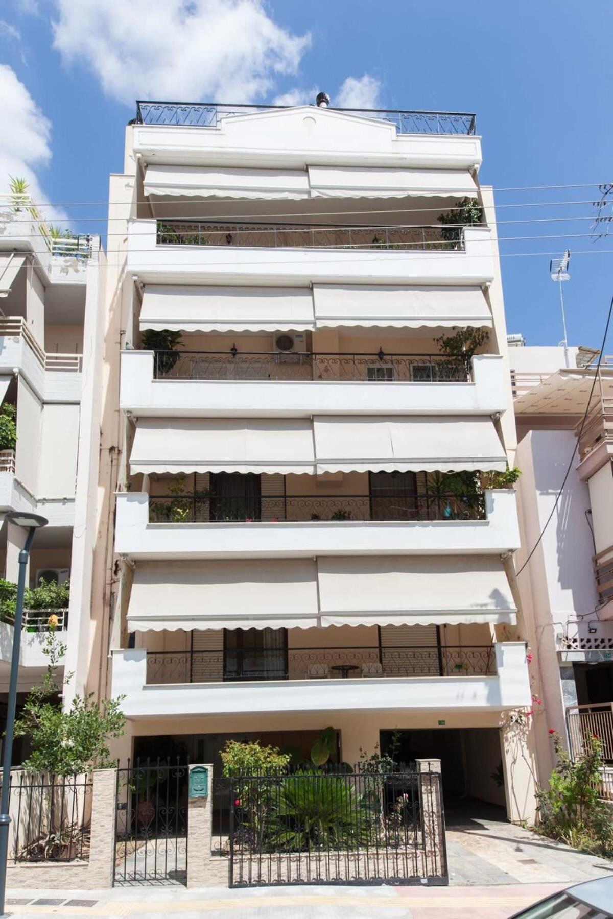 Sophisticated 2-bedroom Retreat In Petroupoli Appartement *